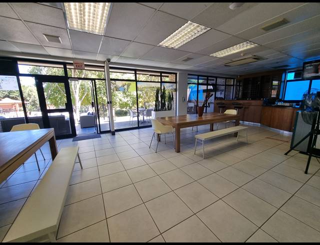 1,832M² OFFICE FOR SALE IN WOODMEAD